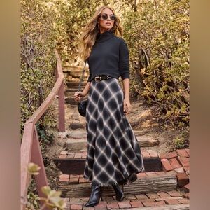 🤍Vici Woodland Plaid Midi Skirt🤍